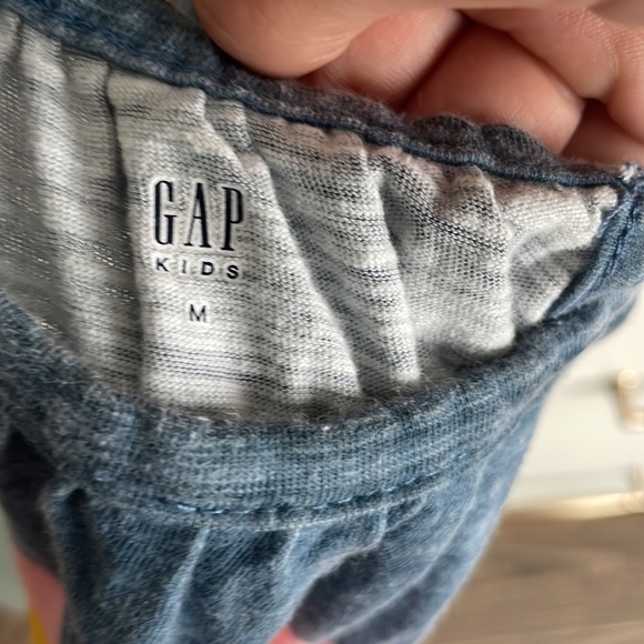 Gap tank top - Picture 3 of 3